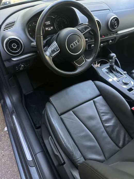 Audi A3, poste de conduite détaillé — Auto Detailing 06, Nice