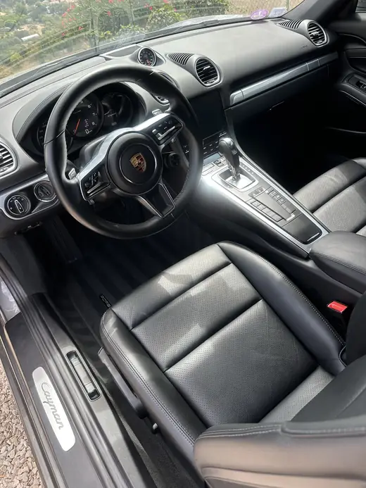 Porsche Cayman, cuir noir nettoyé — Auto Detailing 06, Nice